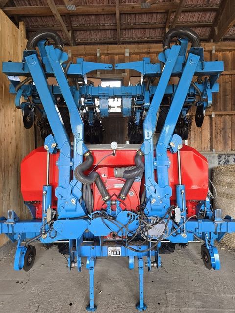 [3186-6091722-3.jpg]