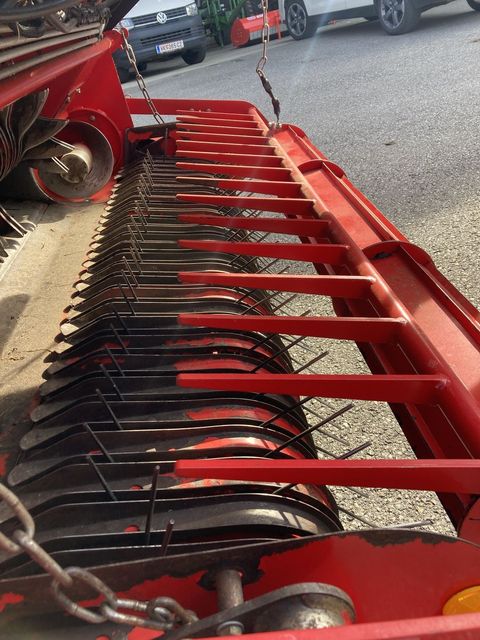 [3186-6757526-7.jpg]