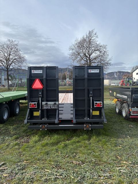 [3186-6874822-2.jpg]