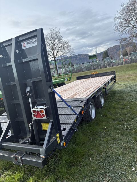 [3186-6874822-3.jpg]