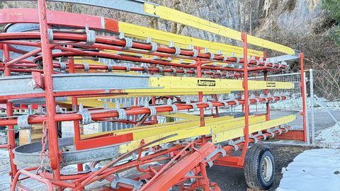 [3216-6757701-2.jpg]