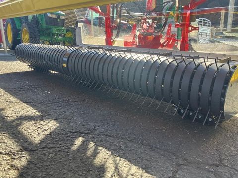 [3229-6455197-6.jpg]