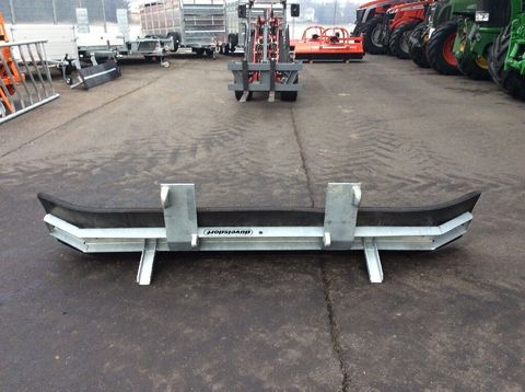 [3229-6492820-5.jpg]