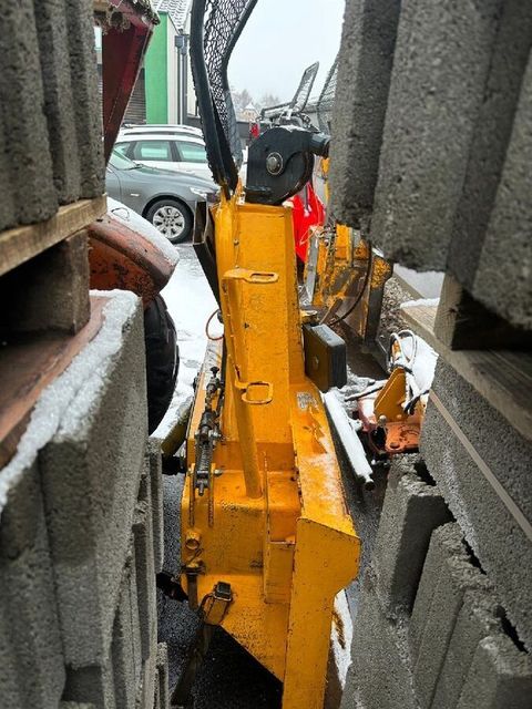 [3229-6506399-2.jpg]