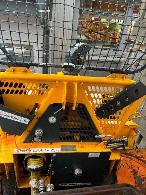 [3229-6506399-3.jpg]