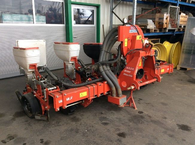 [3229-6883073-0_1.jpg]