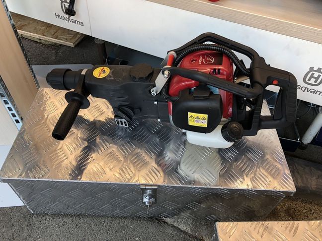 [3244-2032863-0_1.jpg]