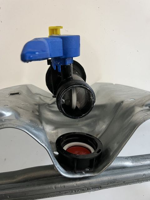 [3244-3068158-6.jpg]