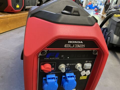 [3244-3170467-7.jpg]