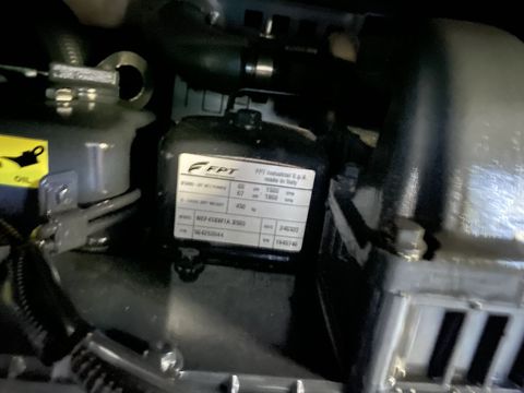 [3244-3317215-5.jpg]