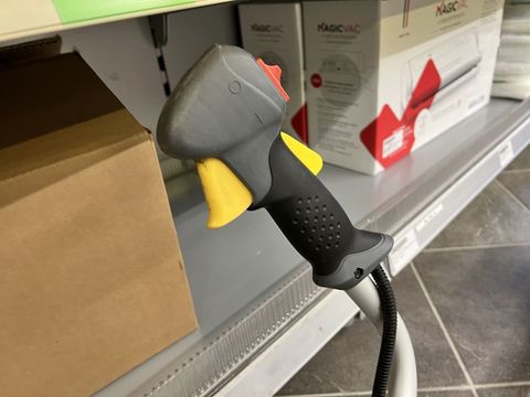 [3244-3462163-4.jpg]