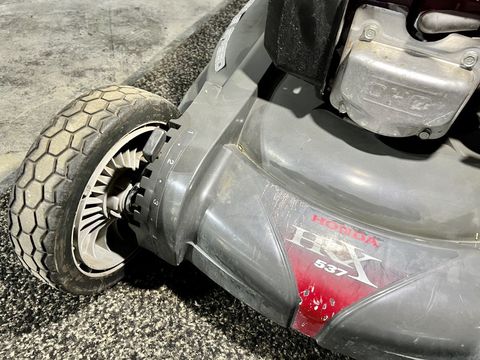 [3244-3683684-2.jpg]