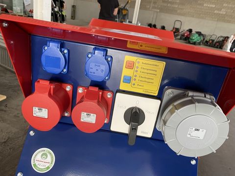 [3244-3714453-3.jpg]