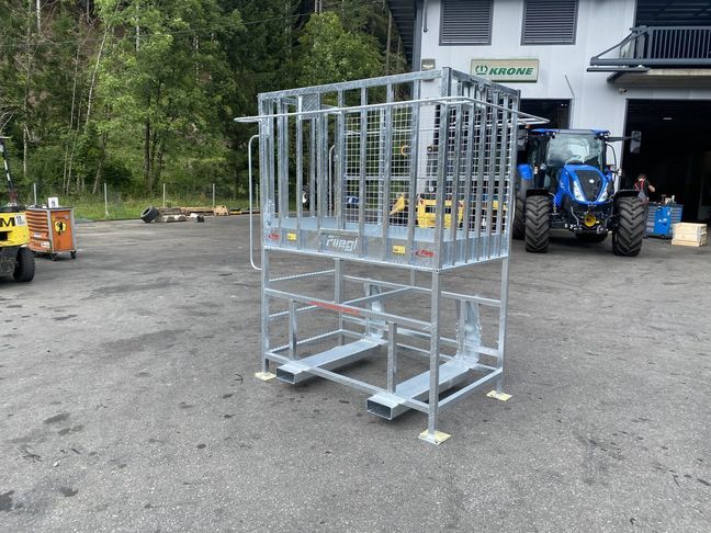 [3244-3748861-0_1.jpg]