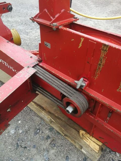 [3244-3759732-3.jpg]