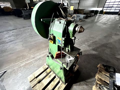 [3244-3907613-4.jpg]