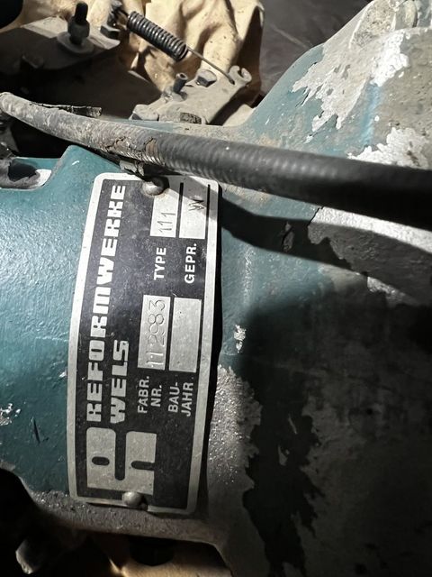 [3244-3912496-12.jpg]