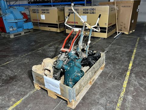 [3244-3912496-9.jpg]