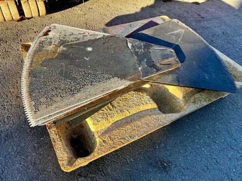 [3244-3971625-4.jpg]