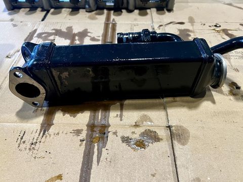 [3244-3983612-2.jpg]