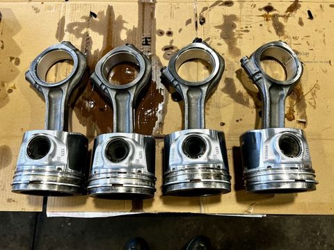 [3244-3983619-1.jpg]