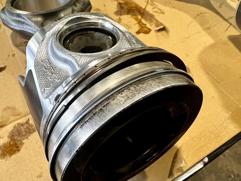 [3244-3983619-4.jpg]