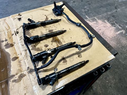 [3244-3983627-0.jpg]