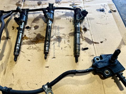 [3244-3983627-1.jpg]