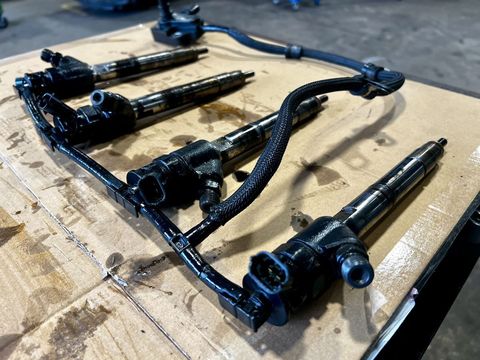 [3244-3983627-2.jpg]