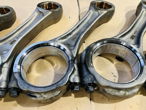 [3244-3998382-4.jpg]