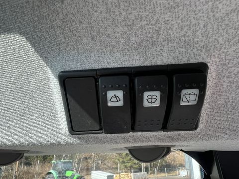 [3244-4081387-18.jpg]