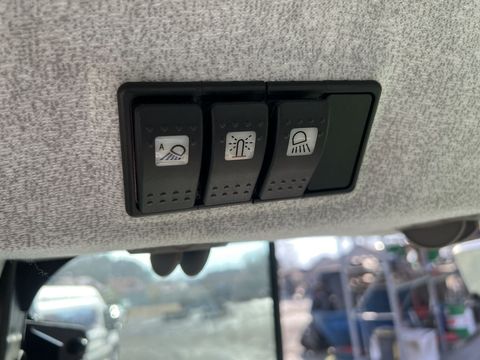 [3244-4081387-22.jpg]