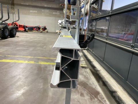 [3244-4100123-1.jpg]