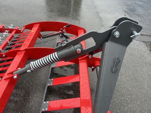 [3244-4180512-10.jpg]