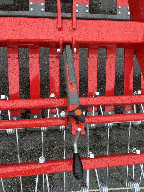 [3244-4180512-11.jpg]