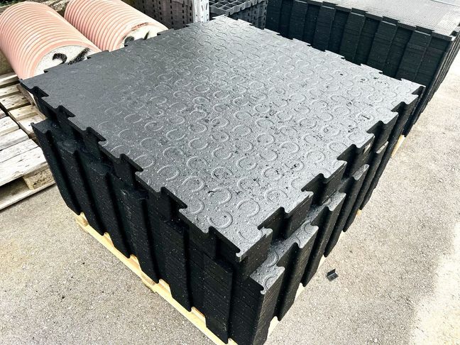 [3244-4193413-0_1.jpg]