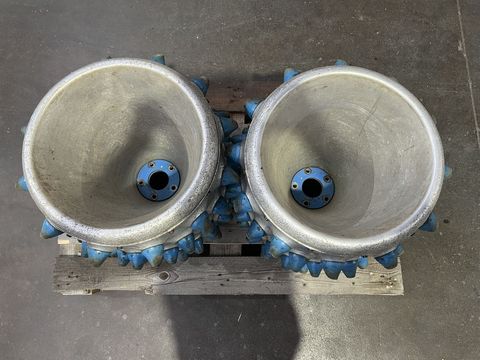 [3244-4321952-2.jpg]