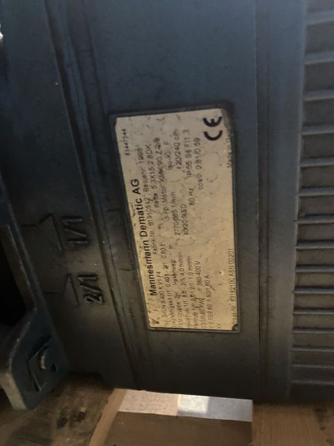 [3244-4407617-3.jpg]