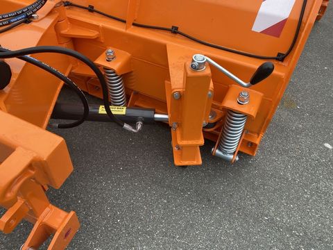 [3244-4703339-13.jpg]