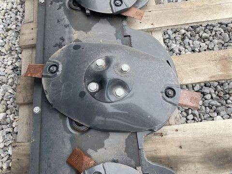 [3244-4703360-11.jpg]