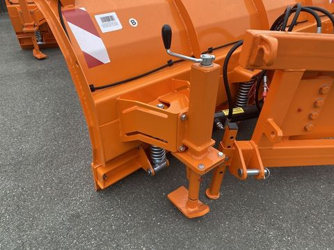 [3244-4739838-10.jpg]