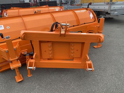 [3244-4739838-11.jpg]