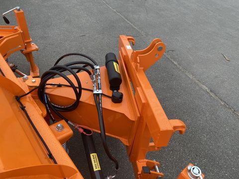 [3244-4739838-16.jpg]