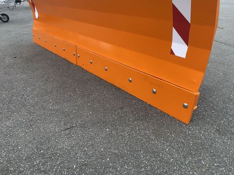 [3244-4739838-6.jpg]