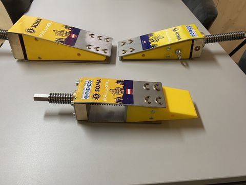[3244-4832080-19.jpg]