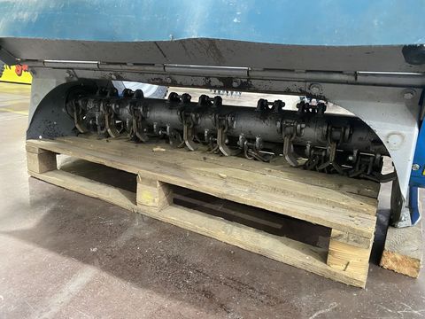 [3244-4901821-12.jpg]