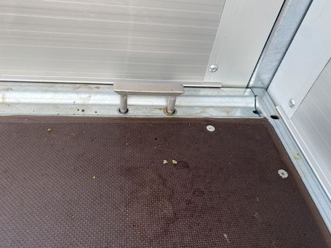 [3244-4919223-13.jpg]