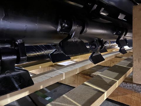 [3244-5279905-25.jpg]