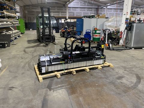 [3244-5279905-3.jpg]