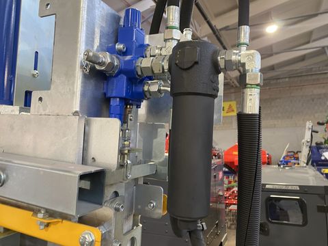 [3244-5301731-20.jpg]